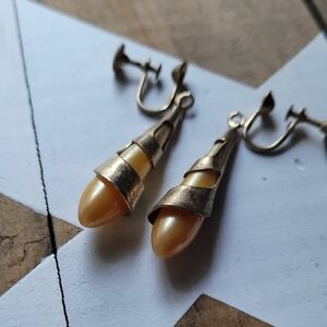 Vintage 1960s Elegant Gold and Cream Drop Earrings